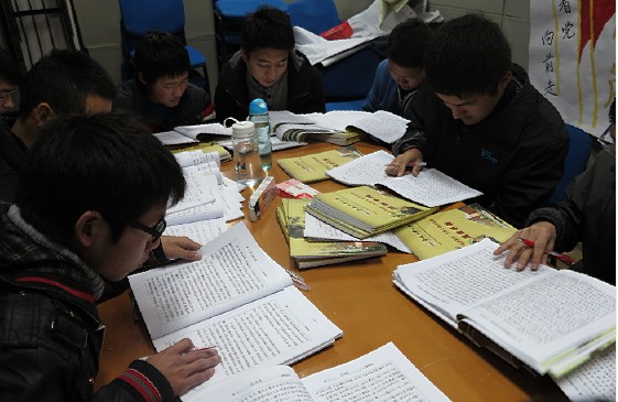 威廉希尔足球网开展《读书手册》检查评比活动